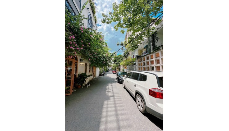 Lạc Long Quân -  Cư Xá  Phú Hòa - 4x17m - HXH thông - 3 tầng